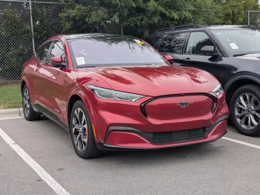 2021 Ford Mustang Mach-E Premium photo 1