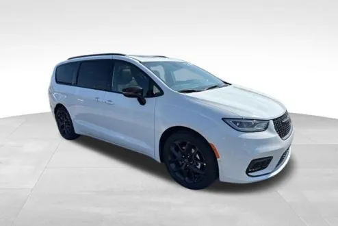 2026 Chrysler Pacifica Limited photo 2