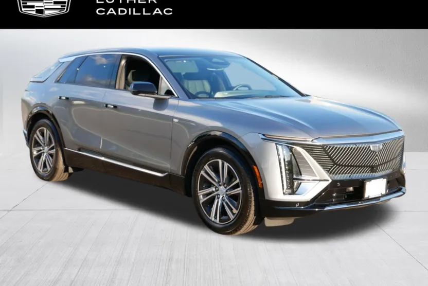 2024 Cadillac Lyriq Luxury photo 1
