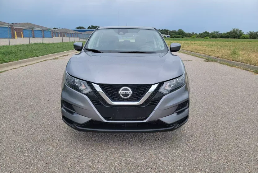 2020 Nissan Rogue Sport S photo 1