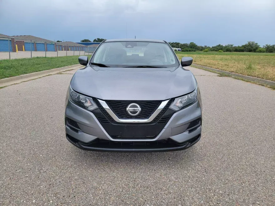 2020 Nissan Rogue Sport S photo 1