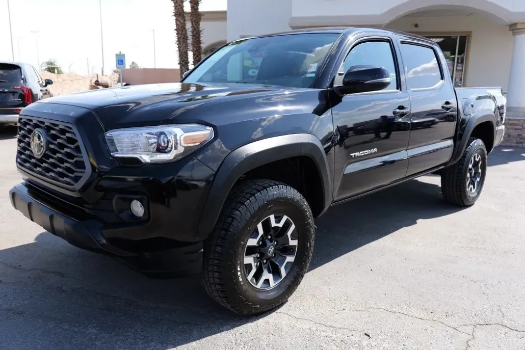 2023 Toyota Tacoma Double Cab TRD Off-Road photo 1