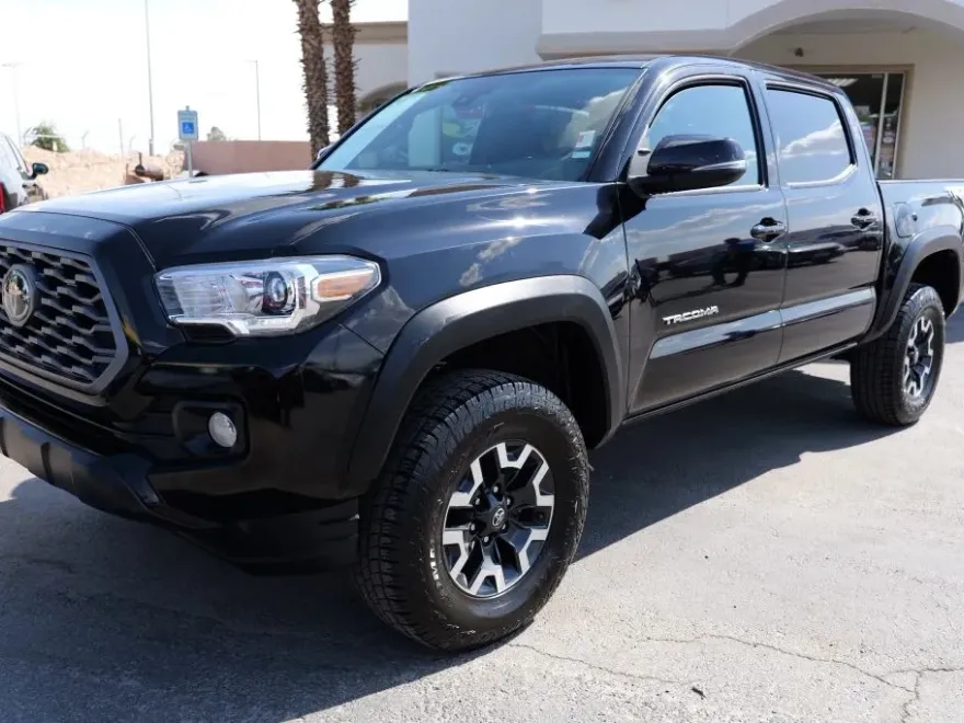 2023 Toyota Tacoma Double Cab TRD Off-Road photo 1