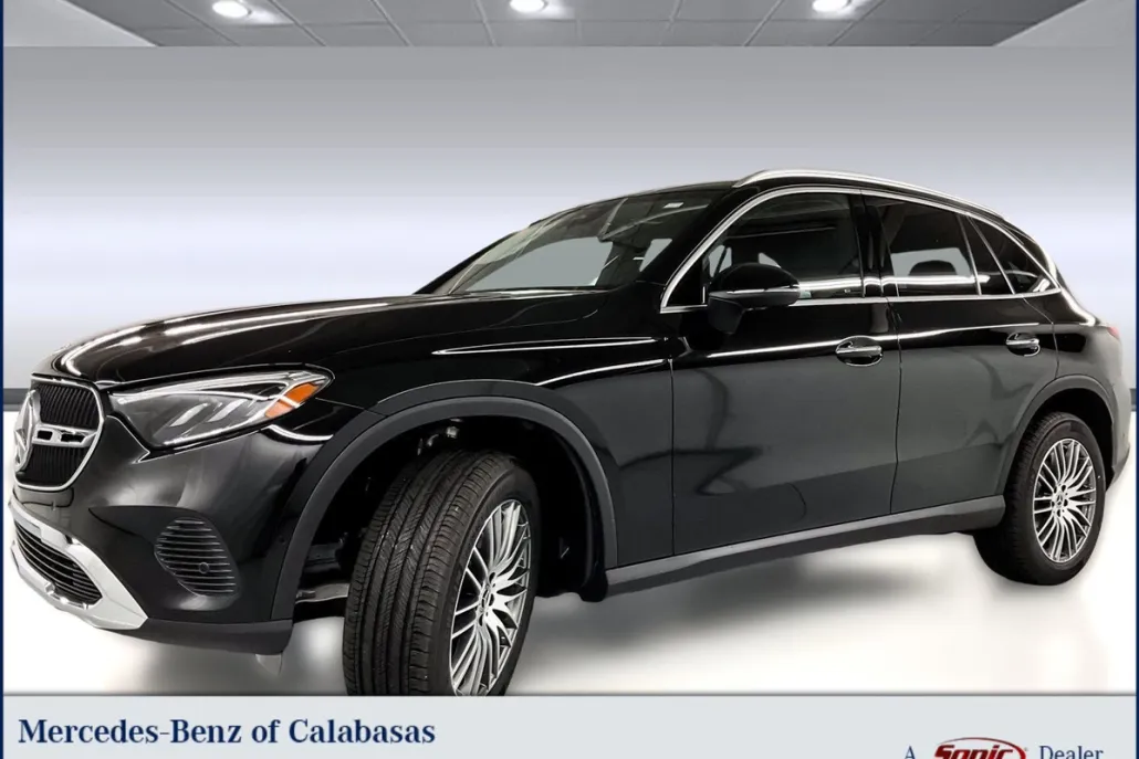 2025 Mercedes Benz GLC 300 photo 1
