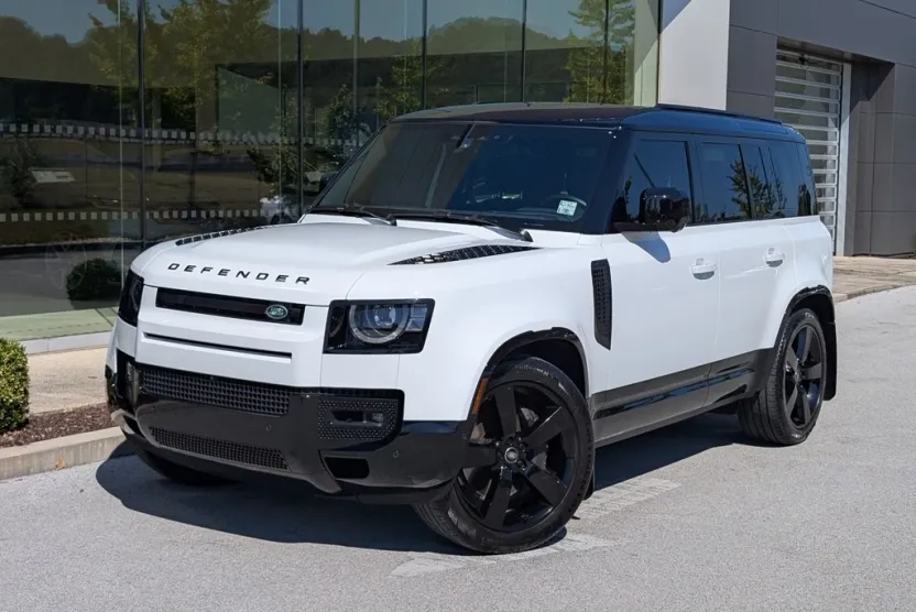 2025 Land Rover Defender 110 X-Dynamic SE photo 1