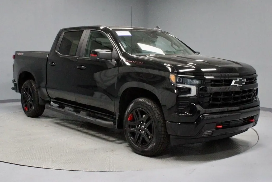 2023 Chevrolet Silverado 1500 RST photo 1