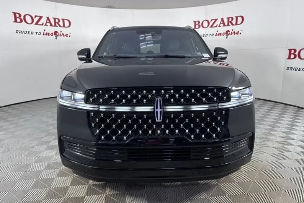 2025 Lincoln Navigator Black Label photo 1