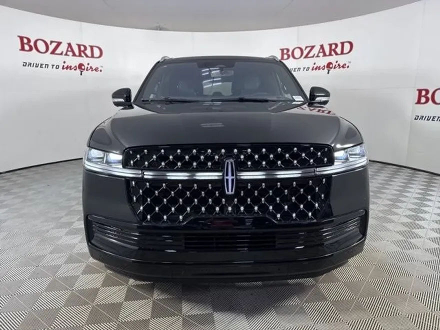 2025 Lincoln Navigator Black Label photo 1