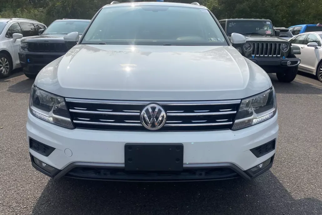 2019 Volkswagen Tiguan SEL photo 1