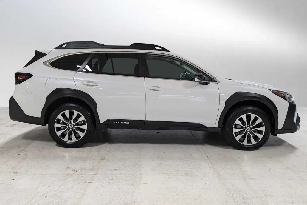 2023 Subaru Outback Limited XT photo 1