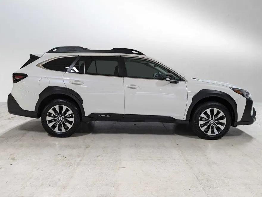 2023 Subaru Outback Limited XT photo 1