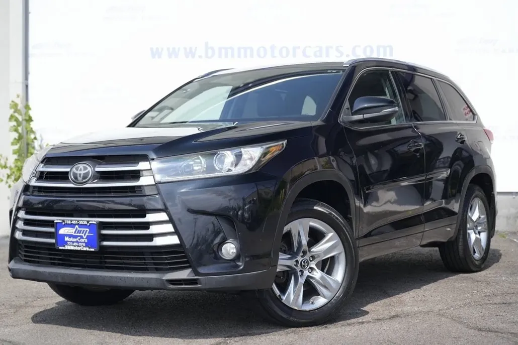 2017 Toyota Highlander Limited photo 1