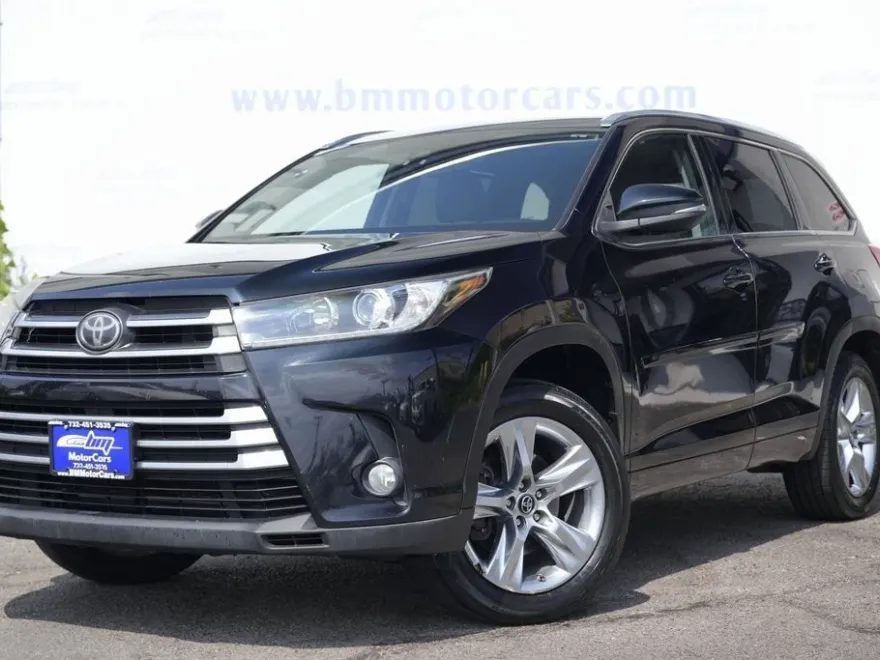 2017 Toyota Highlander Limited photo 1