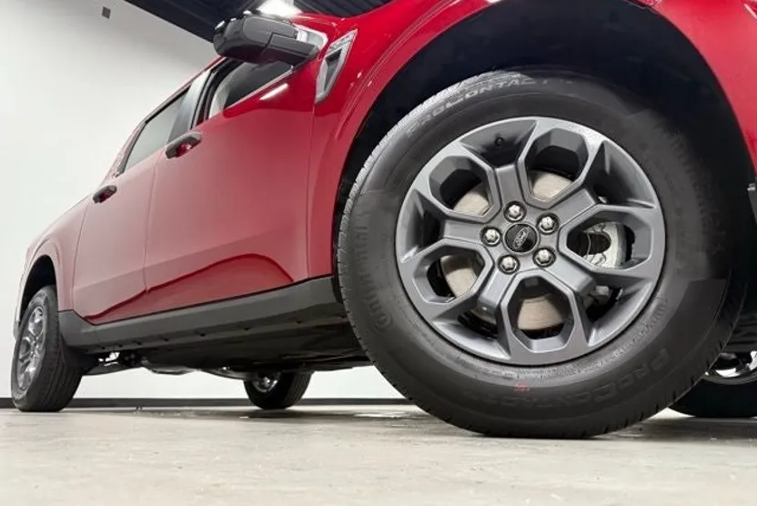 2025 Ford Maverick XLT photo 1
