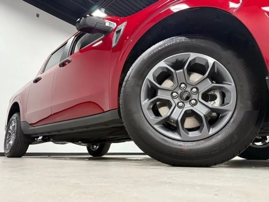 2025 Ford Maverick XLT photo 1