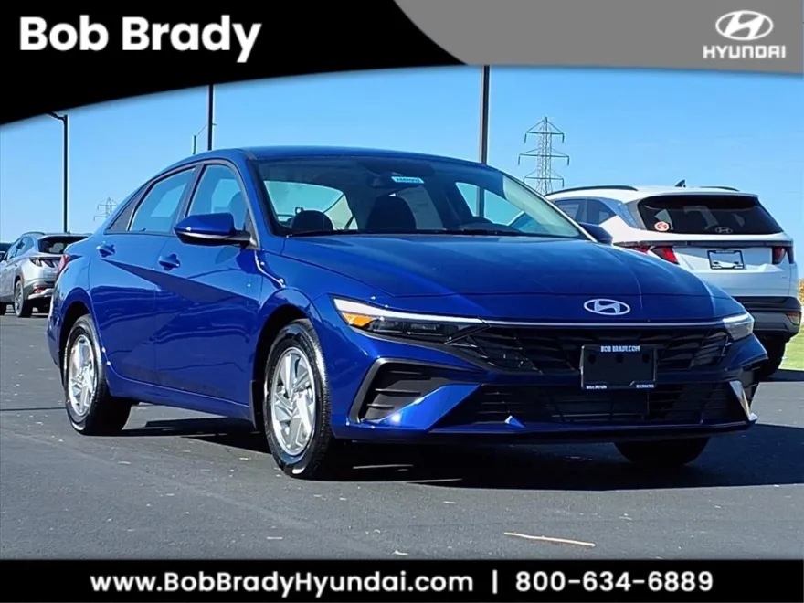 2025 Hyundai Elantra SE photo 1