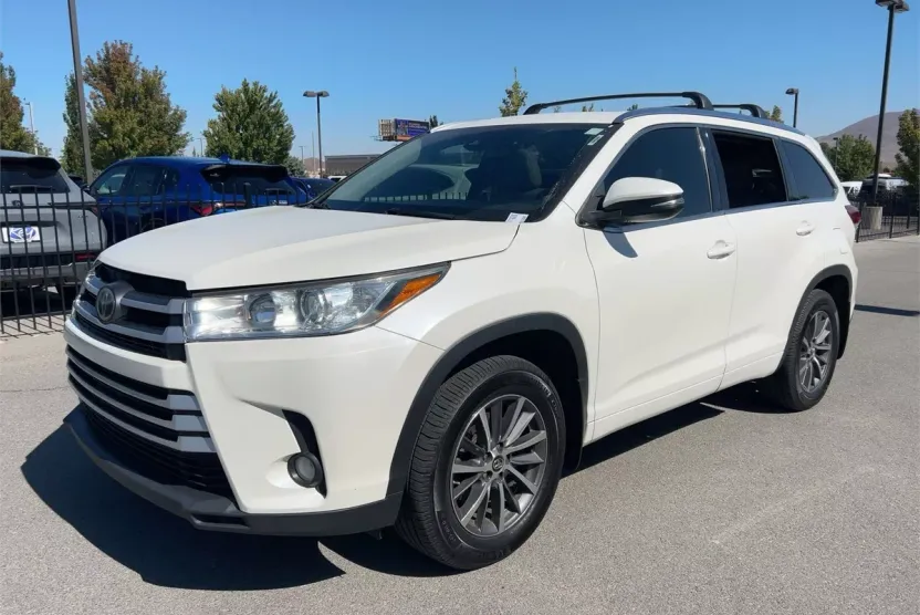 2017 Toyota Highlander SE XLE photo 1