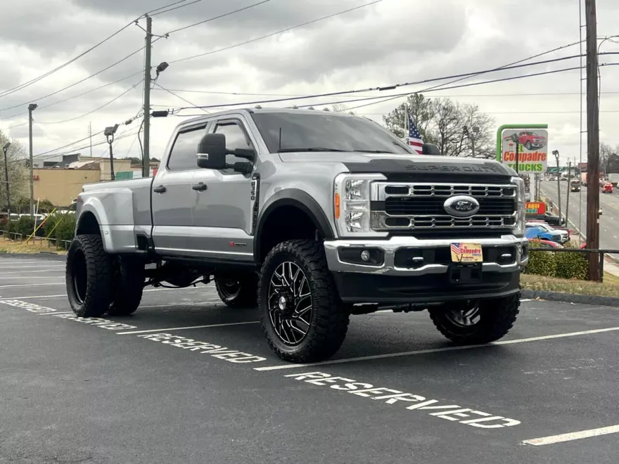 2023 Ford F-350 King Ranch photo 1