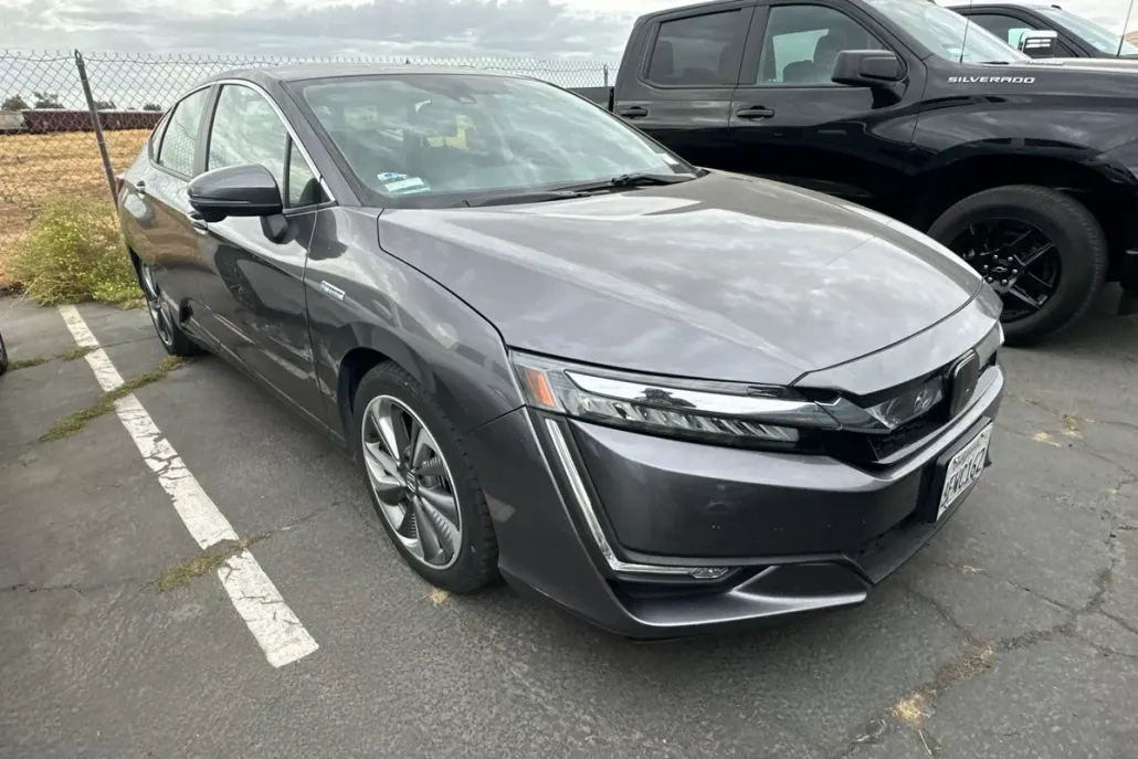 2018 Honda Clarity Touring photo 1