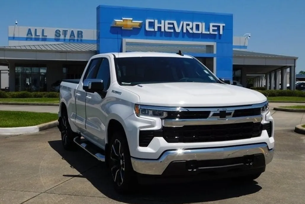 2025 Chevrolet Silverado 1500 LT photo 1