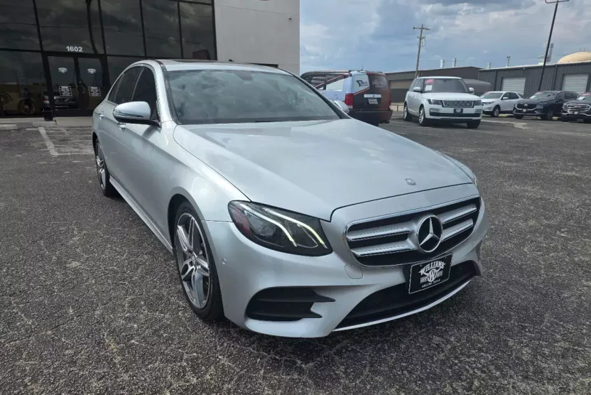 2017 Mercedes Benz E 300 Sport photo 1