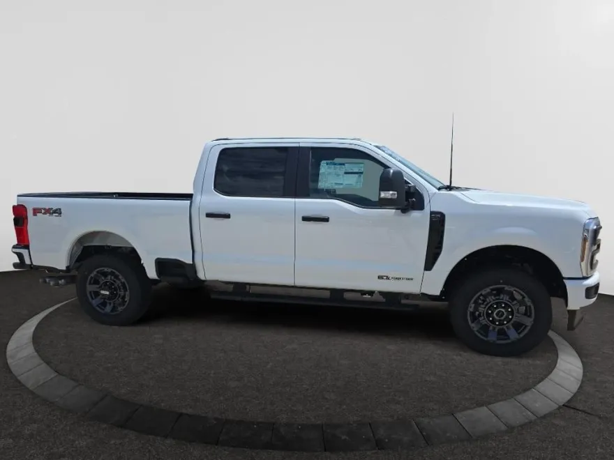 2025 Ford F-250 XL photo 4