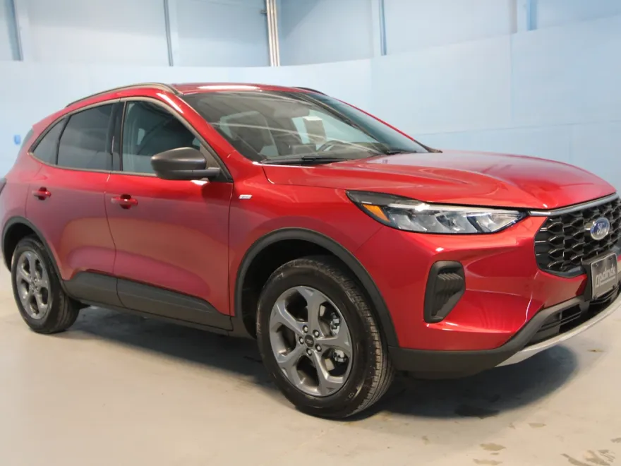 2025 Ford Escape ST-Line photo 1