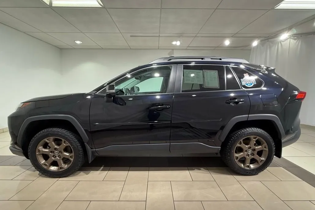 2023 Toyota RAV4 Hybrid photo 1