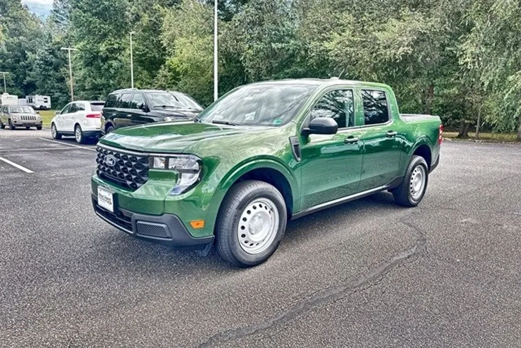 2025 Ford Maverick XL photo 1