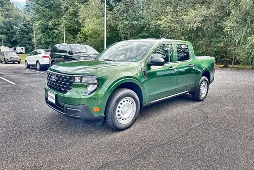 2025 Ford Maverick XL photo 1