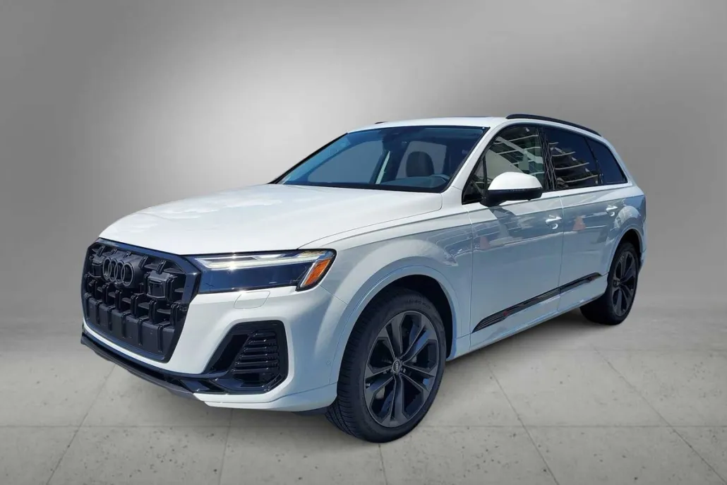 2025 Audi Q7 55 Premium Plus photo 1