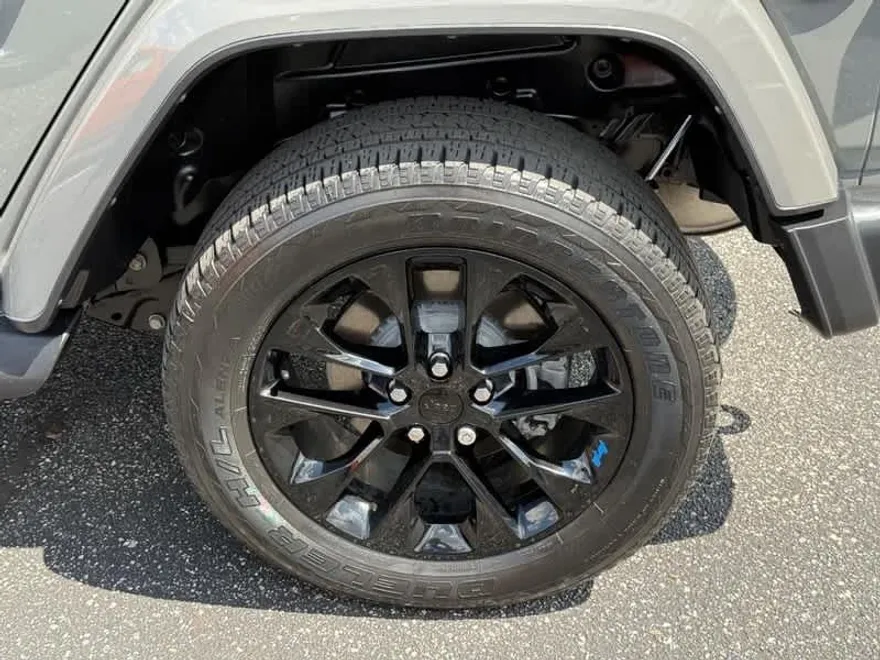 2022 Jeep Wrangler Unlimited Sahara 4xe photo 1