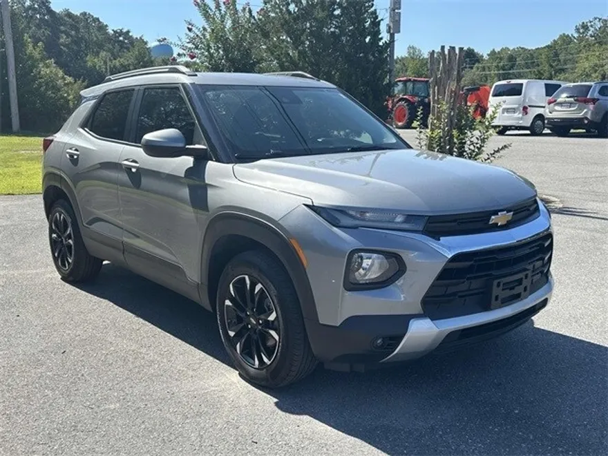 2023 Chevrolet Trailblazer LT photo 1