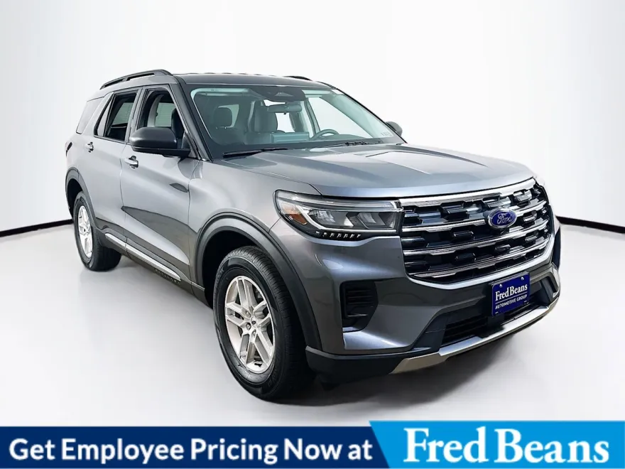 2025 Ford Explorer photo 1