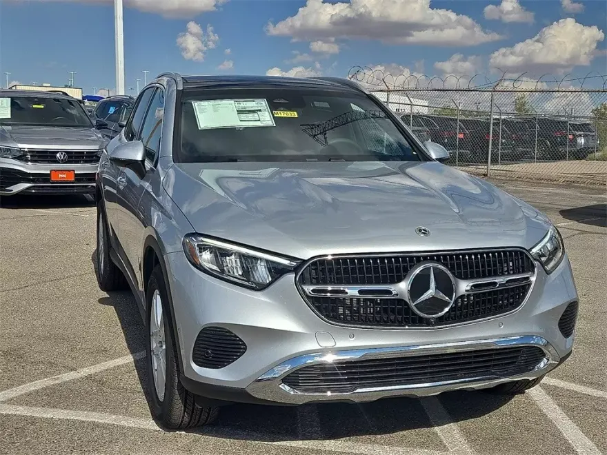 2026 Mercedes Benz GLC 300 4MATIC photo 1