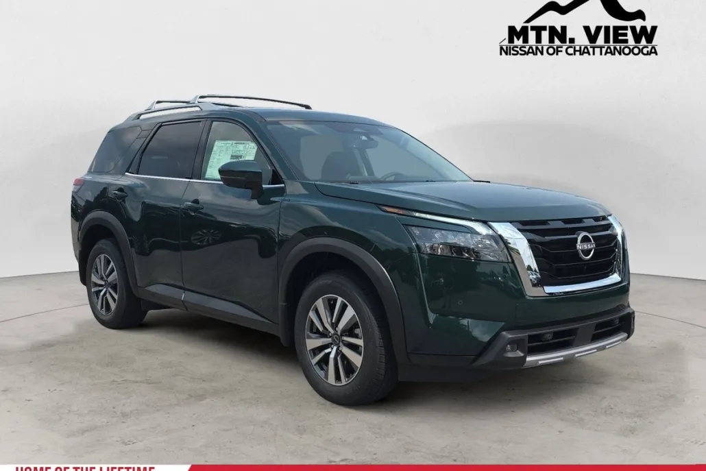 2025 Nissan Pathfinder SL photo 1
