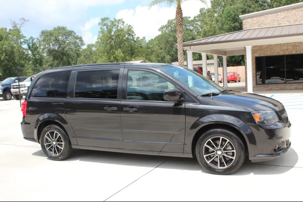 2017 Dodge Grand Caravan GT photo 1