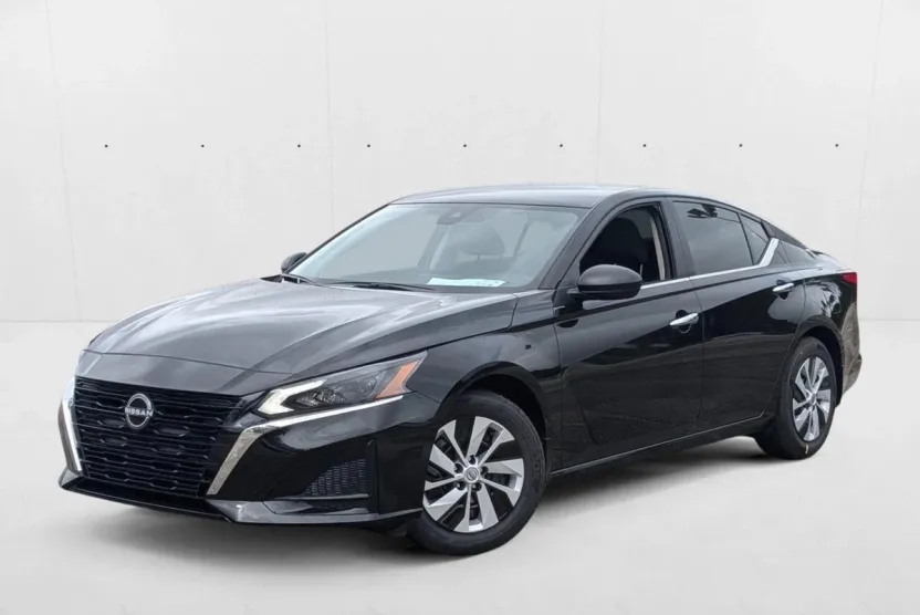 2025 Nissan Altima S photo 1