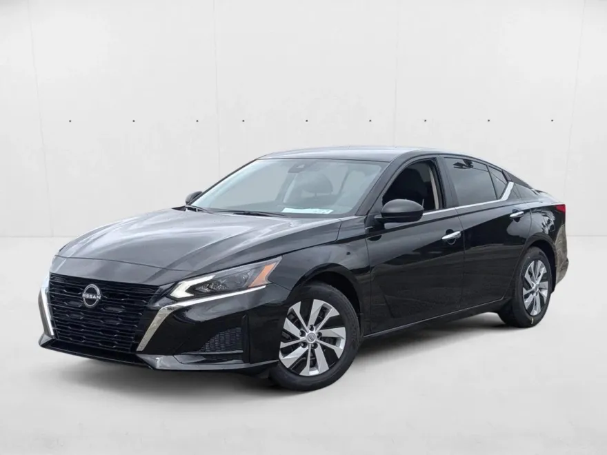 2025 Nissan Altima S photo 1