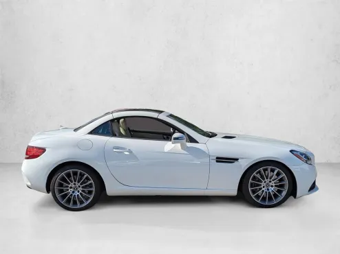 2020 Mercedes Benz SLC 300 photo 4
