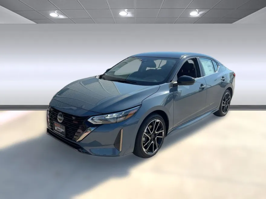 2025 Nissan Sentra SR photo 1