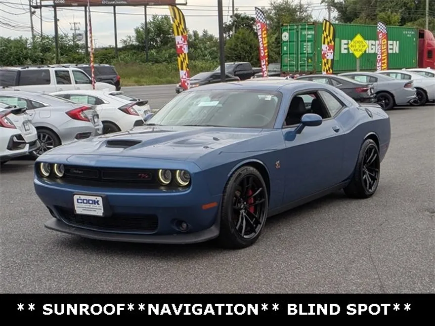 2022 Dodge Challenger R/T Scat Pack photo 1