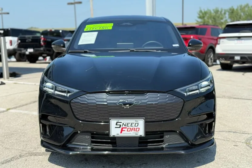 2023 Ford Mustang Mach-E GT photo 1