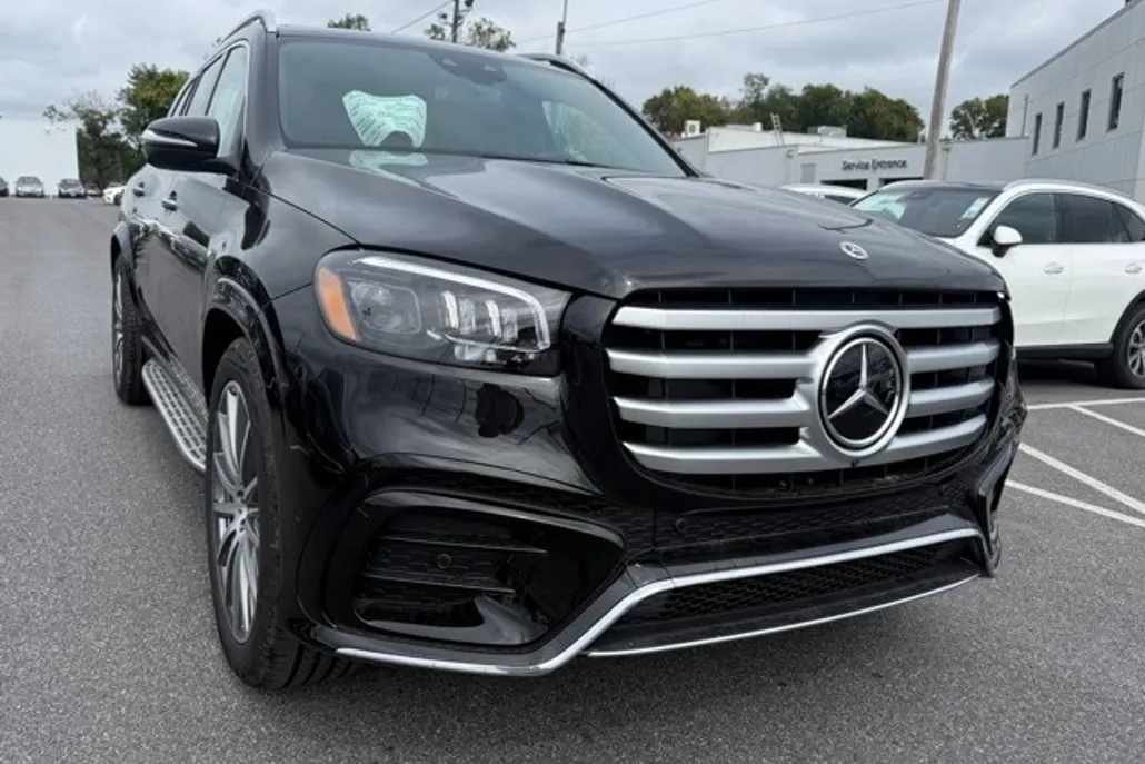 2026 Mercedes Benz GLS 580 4MATIC photo 1