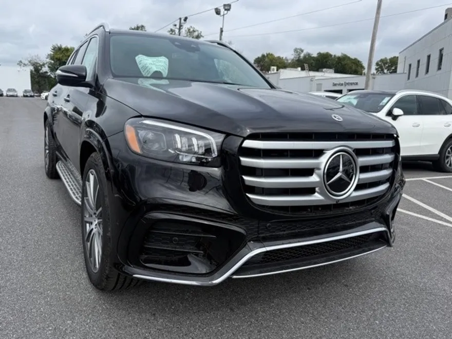 2026 Mercedes Benz GLS 580 4MATIC photo 1