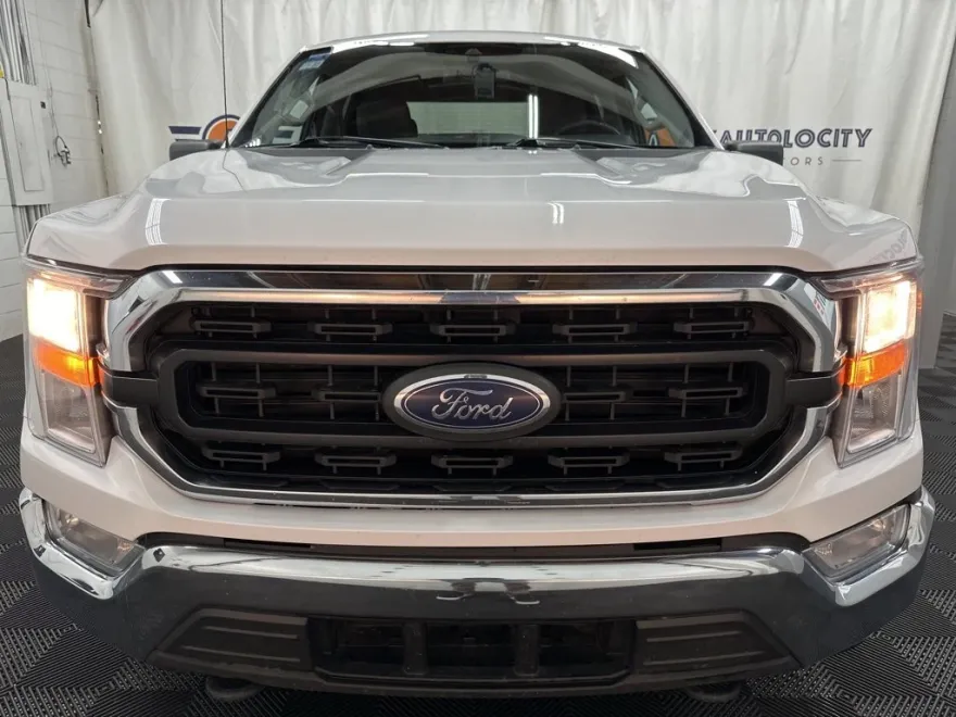 2021 Ford F-150 XLT photo 3