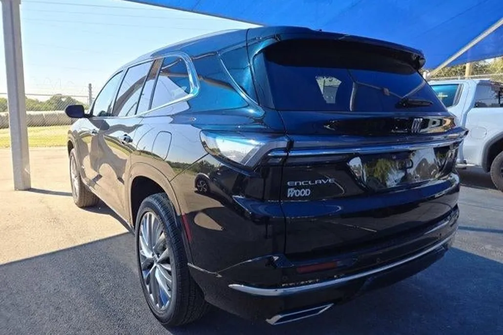 2025 Buick Enclave Avenir photo 1