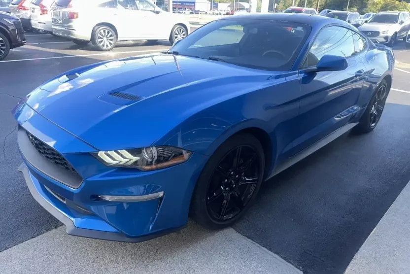 2020 Ford Mustang EcoBoost photo 1