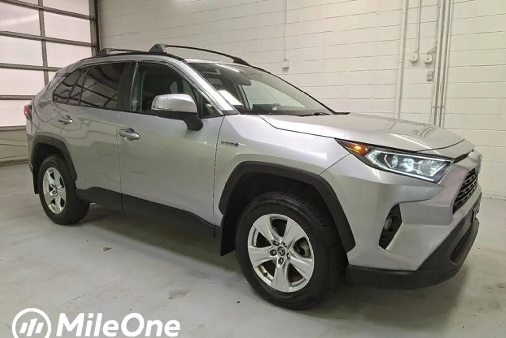 2020 Toyota RAV4 Hybrid XLE photo 1