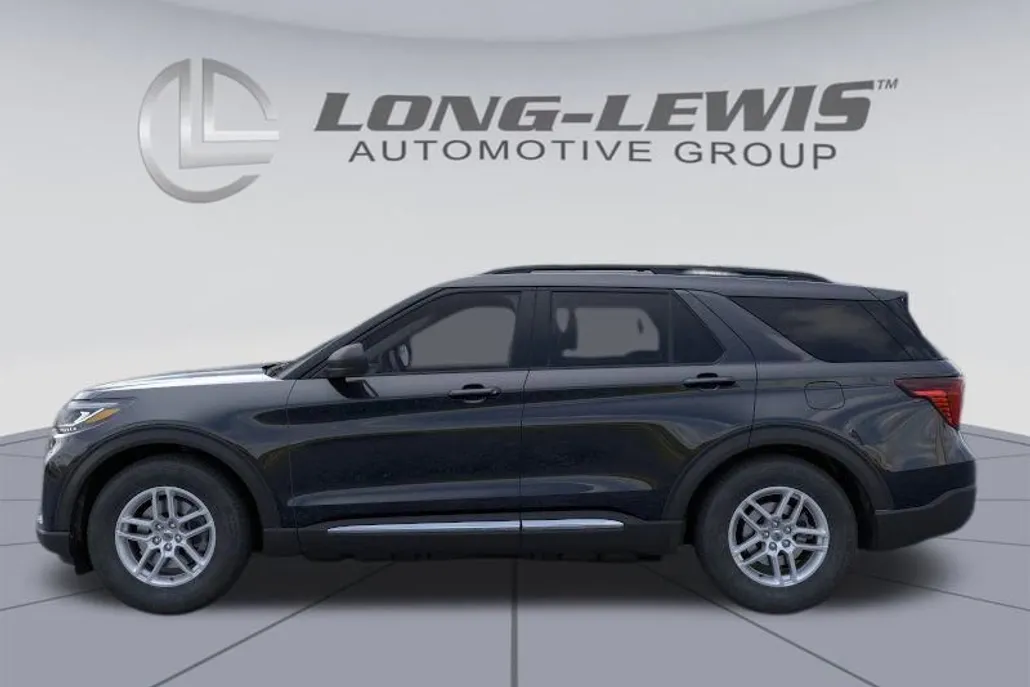 2025 Ford Explorer photo 1
